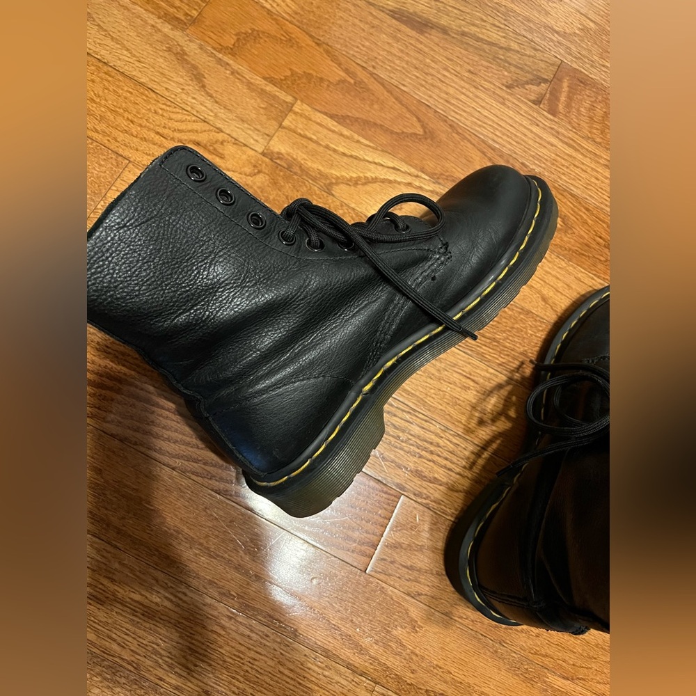 Dr Martens Pascal soft leather black combat boots, sz7 women’s - Picture 8 of 8